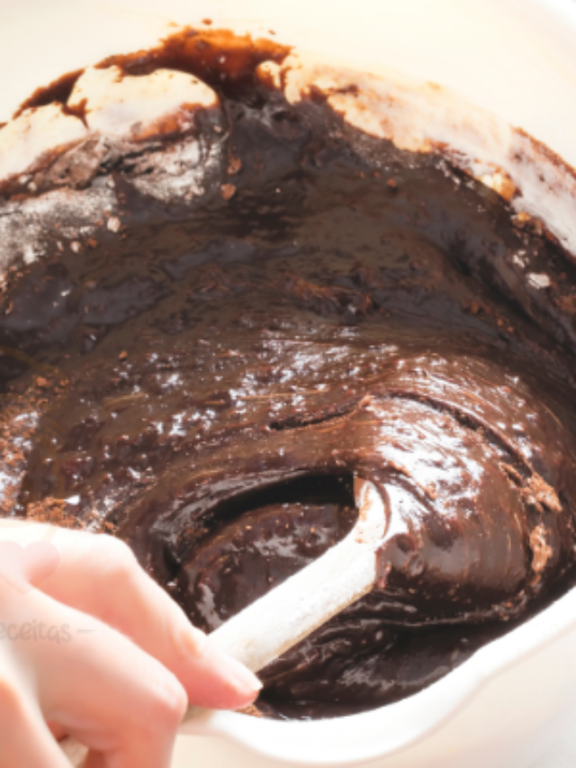 Como fazer brownie simples no microondas feito em 1 minuto corre ver